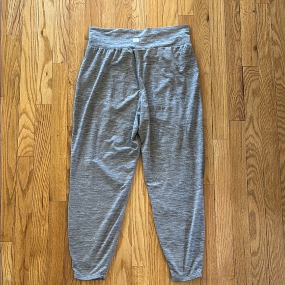 Vuori sz M Heather Gray LUX HAREM High Rise Stretch Fitness Pants grey joggers - Picture 8 of 10